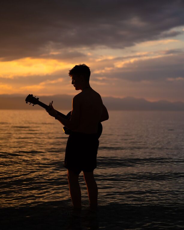 How to Create a Relaxing Playlist for Calm Evenings